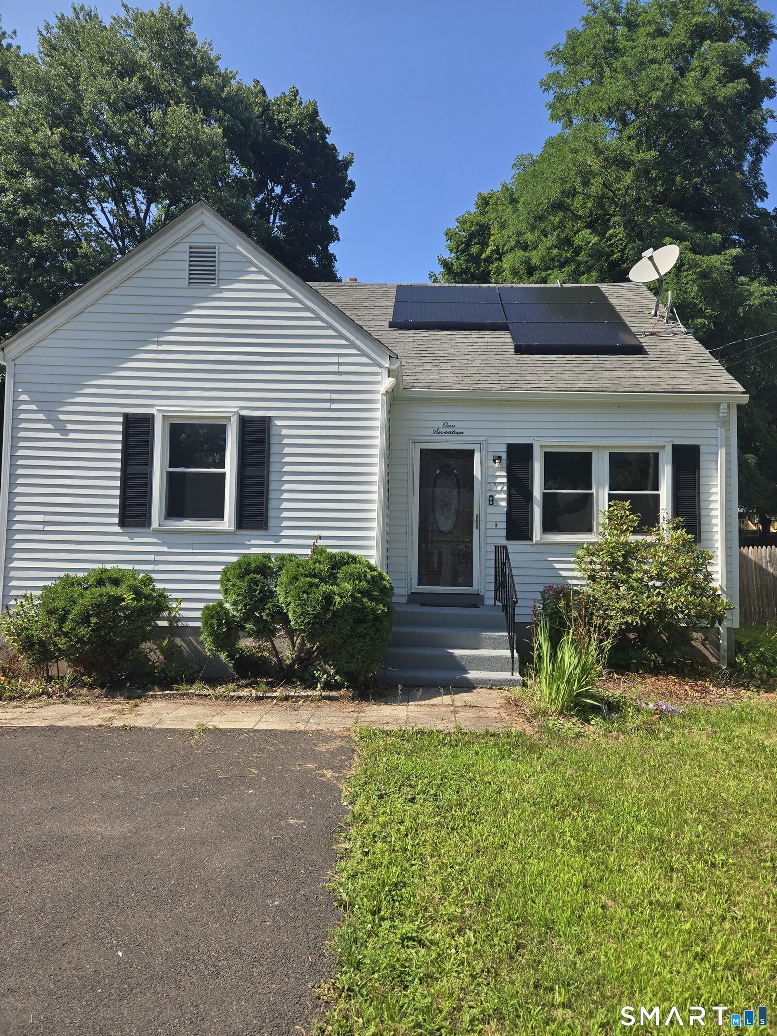 Property Photo:  117 Westerly Street  CT 06040 