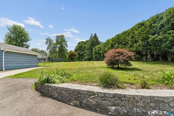 Property Photo:  34 Lake Avenue  CT 06611 