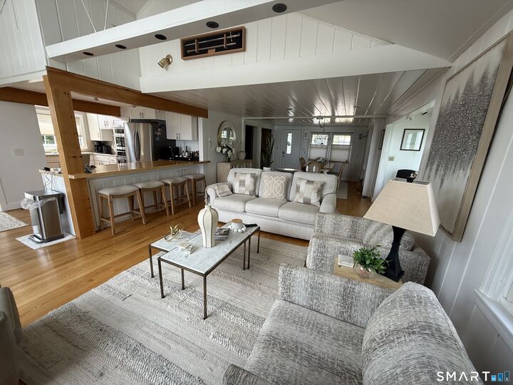 Property Photo:  19 White Top Lane Lane  CT 06437 