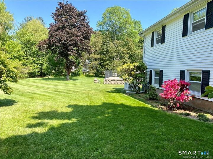 Property Photo:  14 Stonegate Drive  CT 06405 