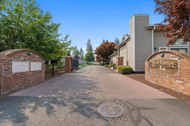 Property Photo:  1218 E 30th Ave Unit #2  WA 99203 