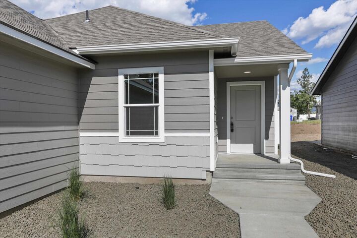 Property Photo: 621 S Manifold Ln WA 99016