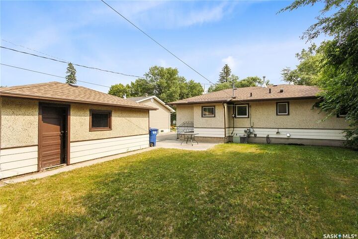 Property Photo:  208 Edwards Street  SK S0G 4V0 