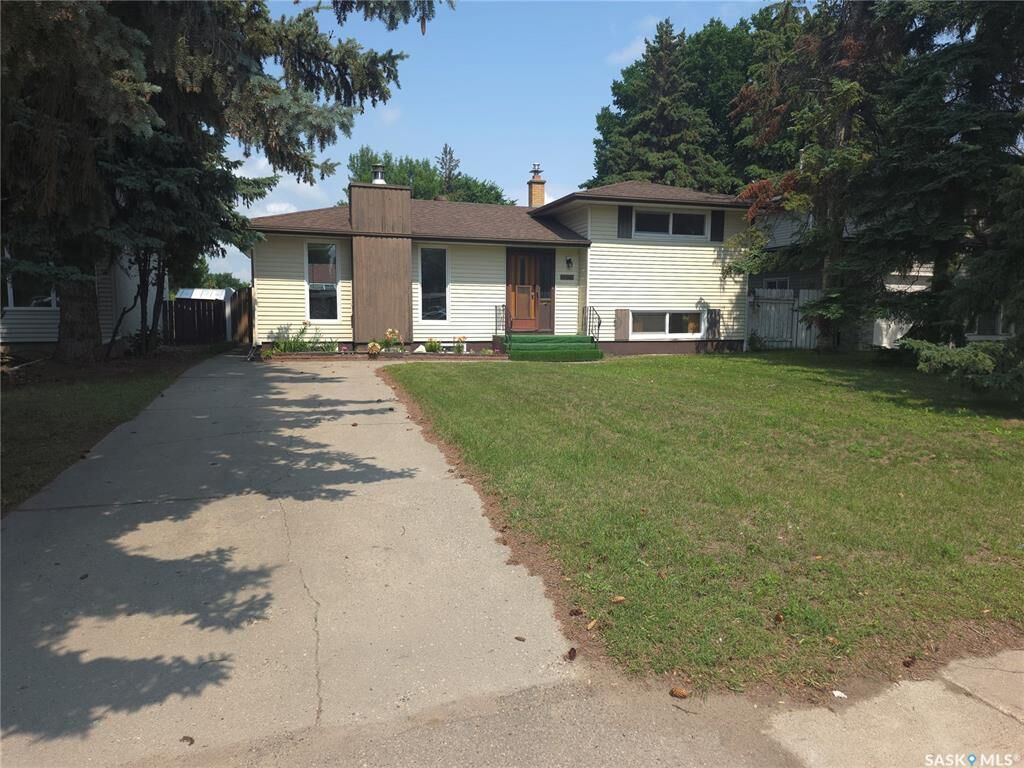 Property Photo: 2509 Taylor Street SK S7H 1W9