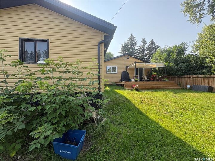 Property Photo:  73 Franklin Avenue  SK S3N 4C6 