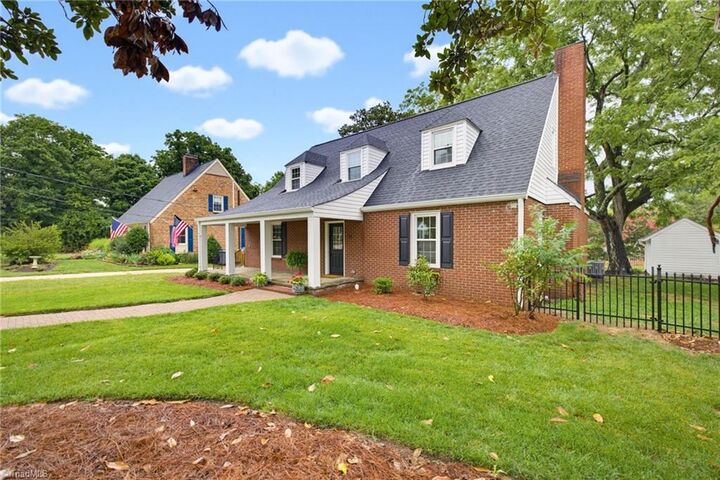 Property Photo: 505 Salisbury Street NC 27284