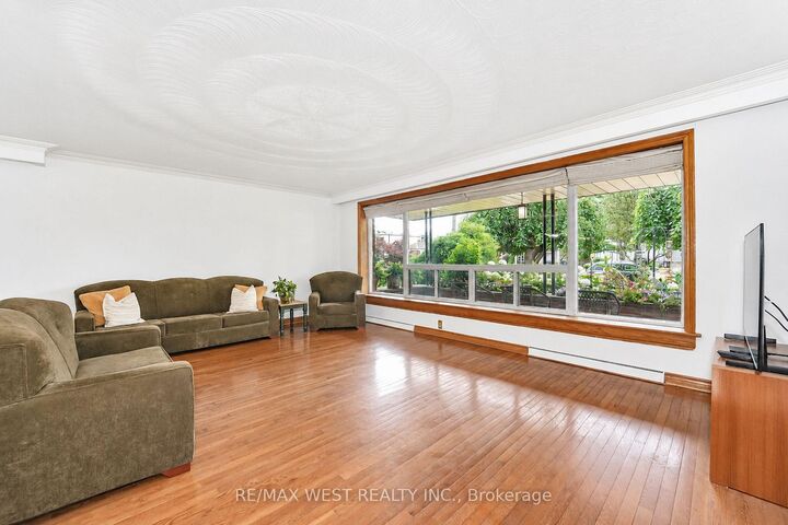 Property Photo: 14 Model Avenue ON M3H 1W1