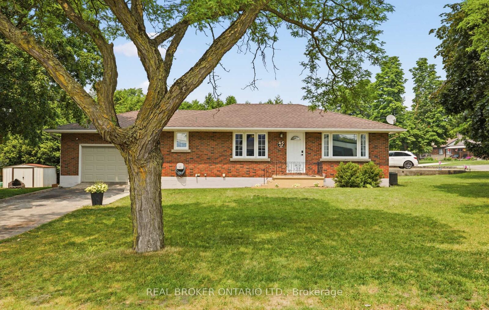 Photo de la propriété:  45 Argyle Avenue  ON N4B 1J4 