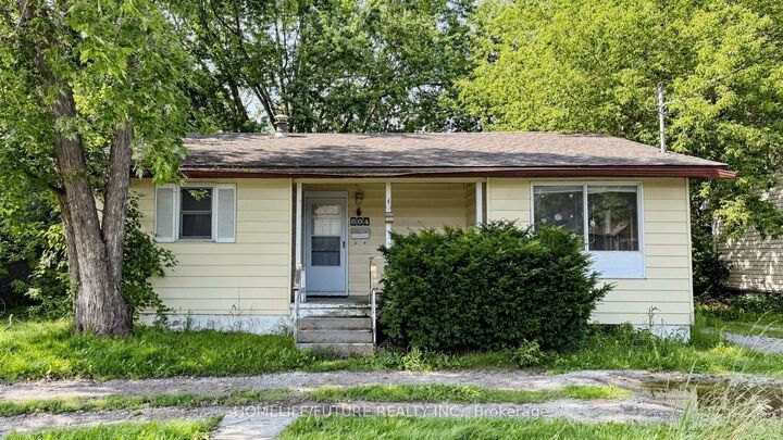 Property Photo: 804 Dundas Street W ON L1N 2N5