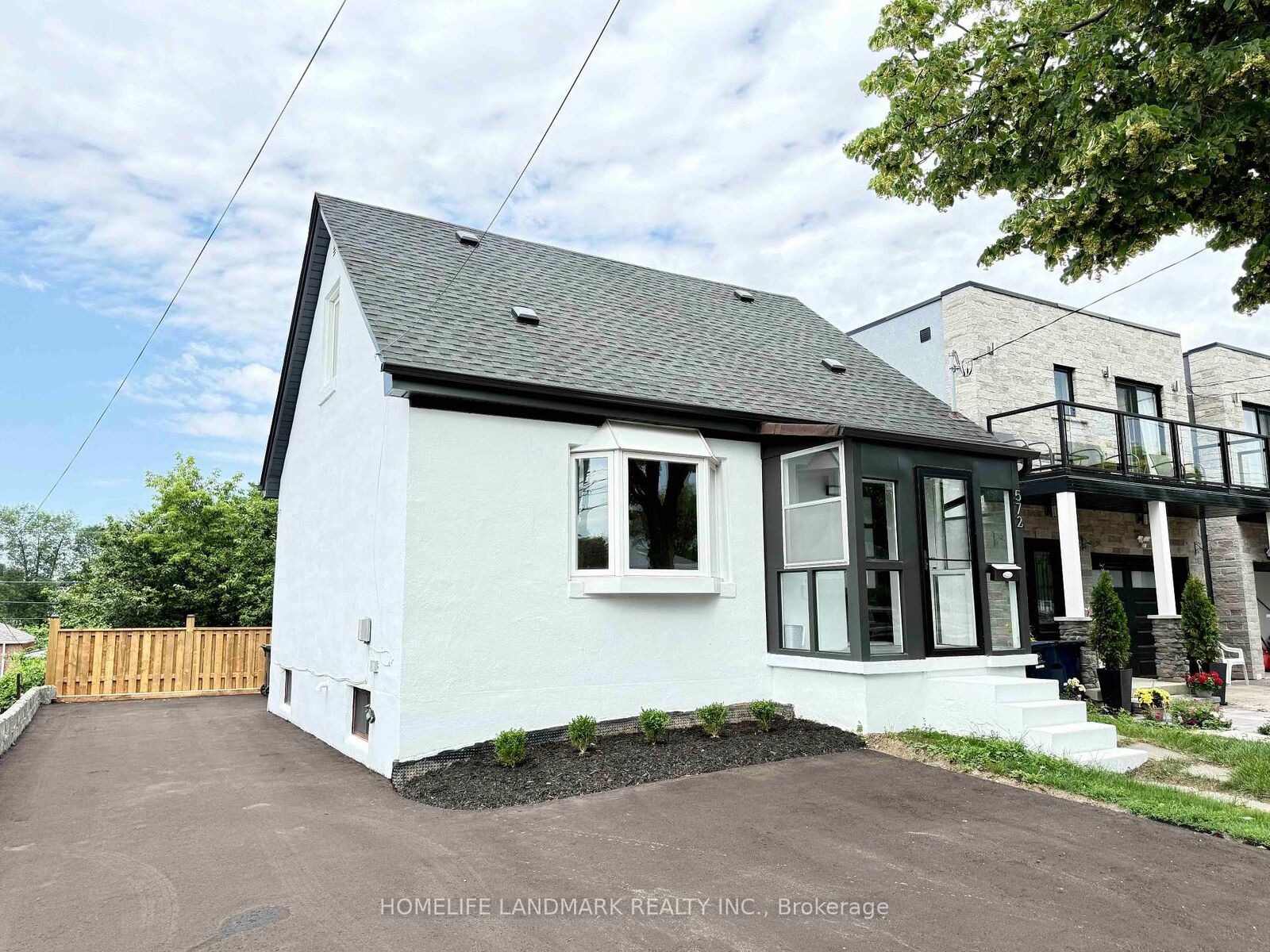 Property Photo: 572 Pharmacy Avenue ON M1L 3G9