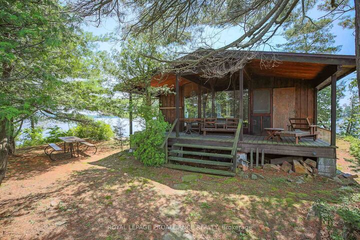 Photo de la propriété:  1 Spice Island  ON K0E 1L0 