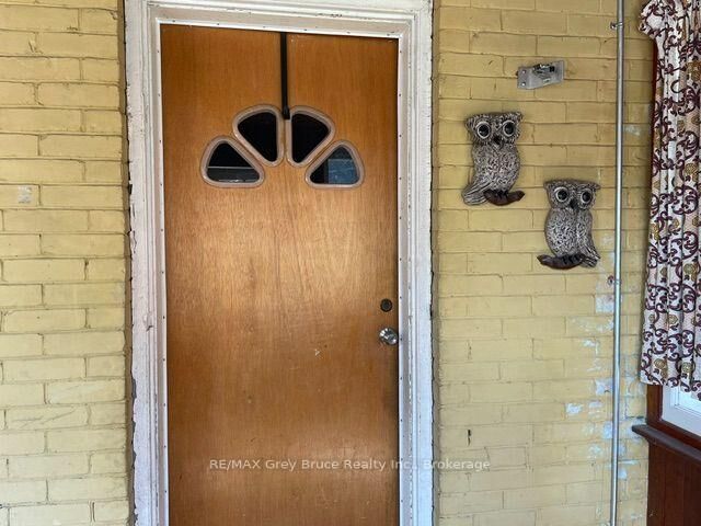 Property Photo: 1348 5th Avenue W ON N4K 5B2