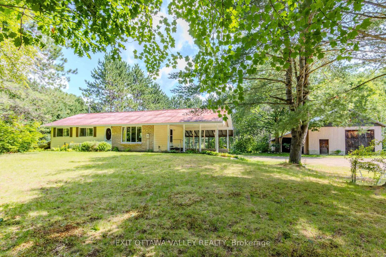 Property Photo:  323 Burnt Bridge Road  ON K0J 2E0 