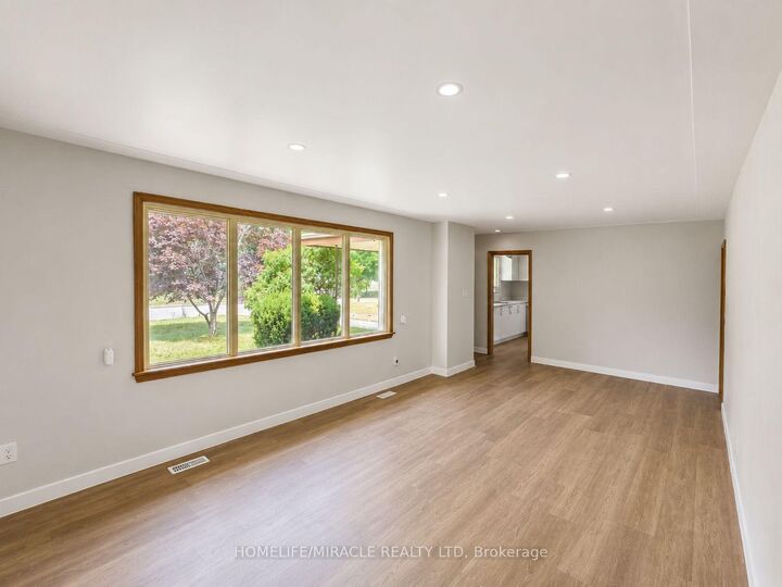 Property Photo:  42 Mark Street  ON N2V 2G5 