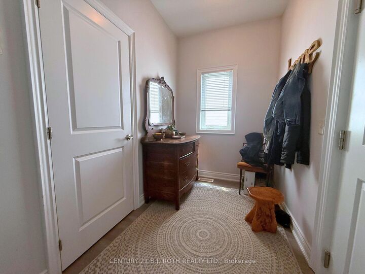 Property Photo:  181 Patterson Road Upper Level  ON L4N 4R7 