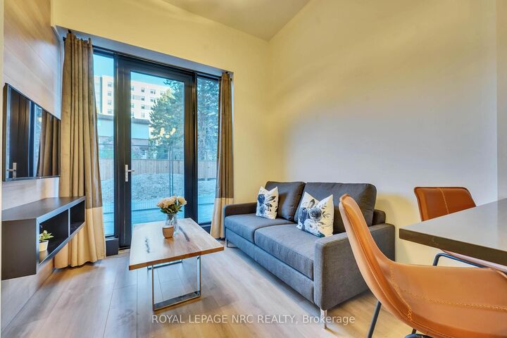 Property Photo:  145 Columbia Street W 133  ON N2L 0K7 