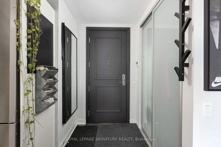 Property Photo: 88 Park Lawn Road 1903 ON M8Y 0B5