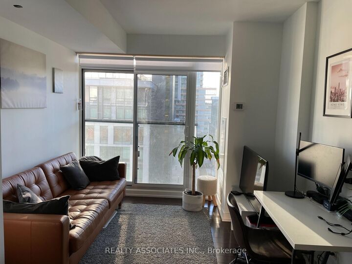 Property Photo: 170 Fort York Boulevard 707 ON M5V 0E6