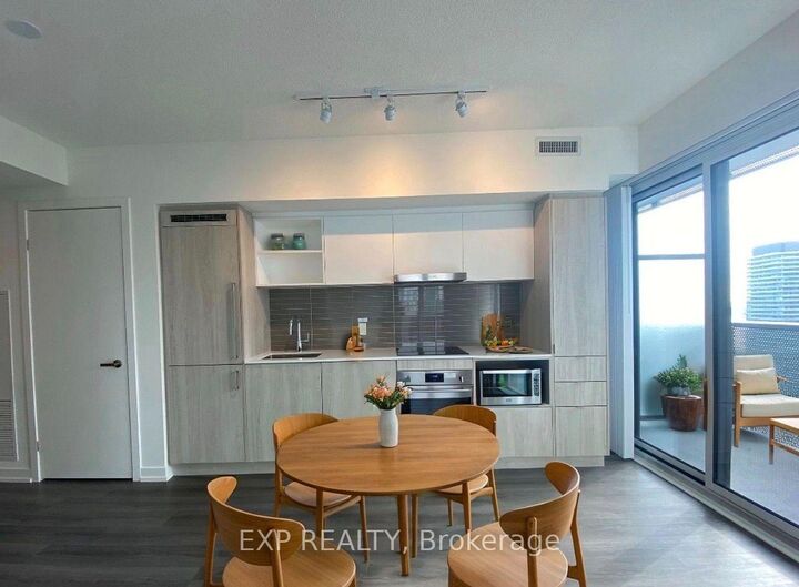 Property Photo:  138 Downes Street 2815  ON M5E 0E4 