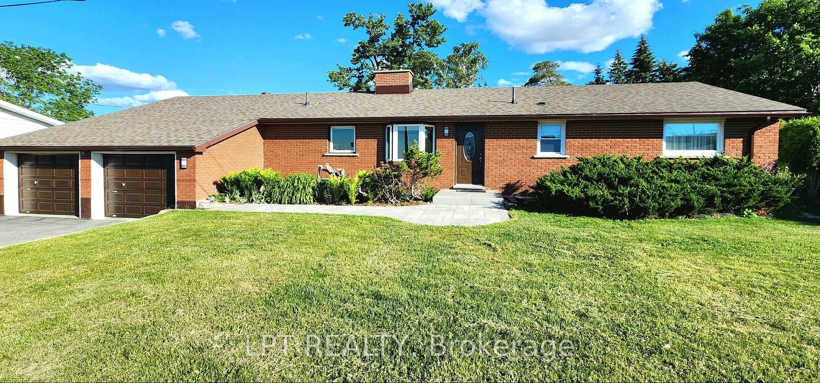 Property Photo: 585 Mapleview Drive E ON L9J 0C3