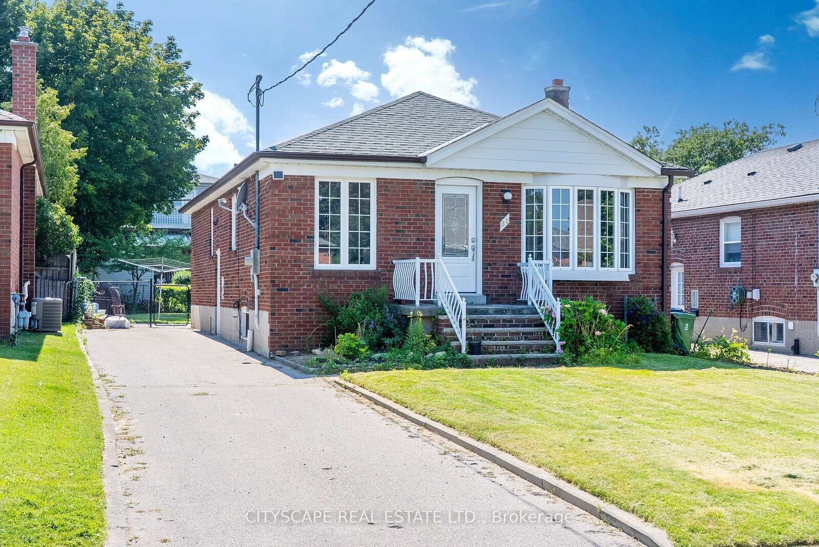 Property Photo:  38 Marta Avenue  ON M1K 1V7 