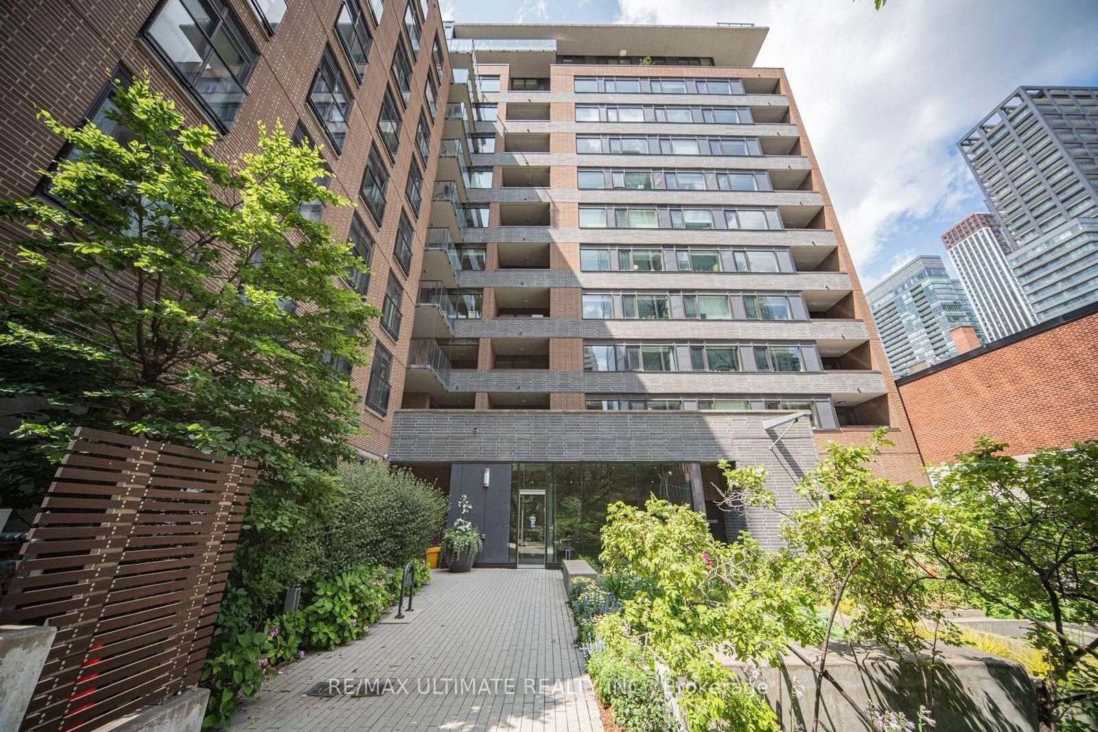 Property Photo: 400 Wellington Street W 306 ON M5V 0B5