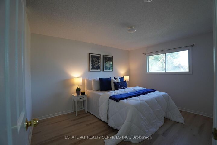 Property Photo: 35 Golden Meadow Drive ON N2N 2L9