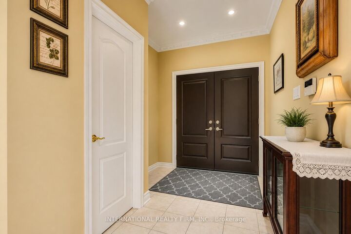 Property Photo: 43 Water Garden Lane ON L4H 1N2