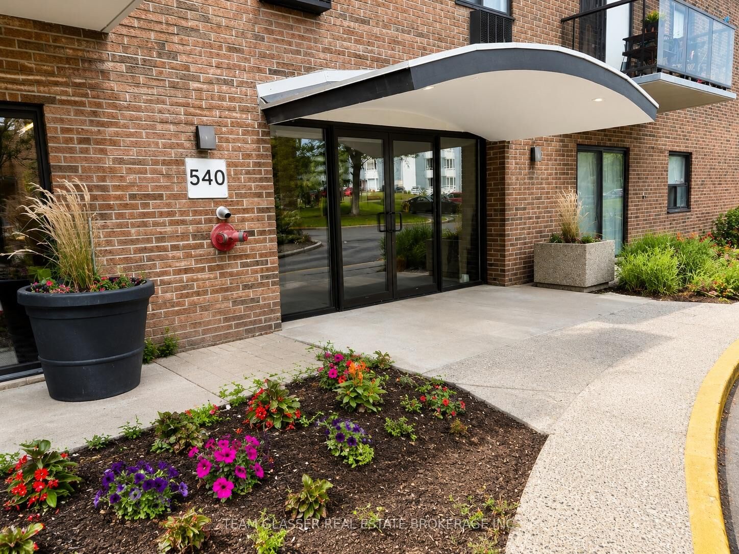 Property Photo: 540 Proudfoot Lane 401 ON N6H 1W3