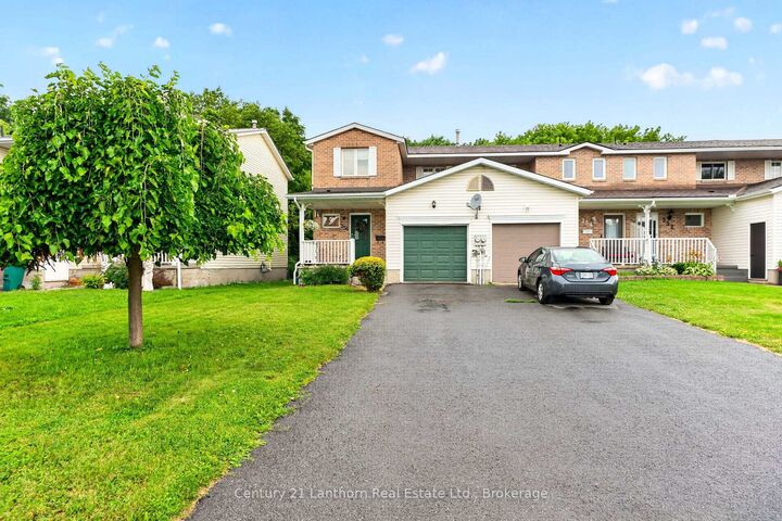 Property Photo: 256 Vanguard Court ON K7M 8P8
