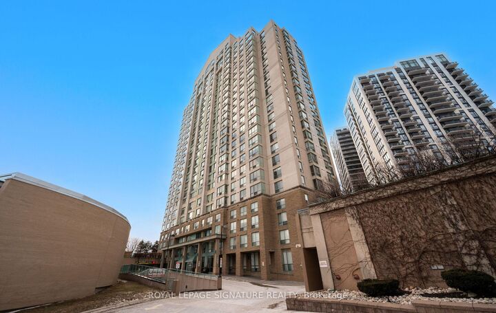 101 Subway Crescent 102 — photo 1