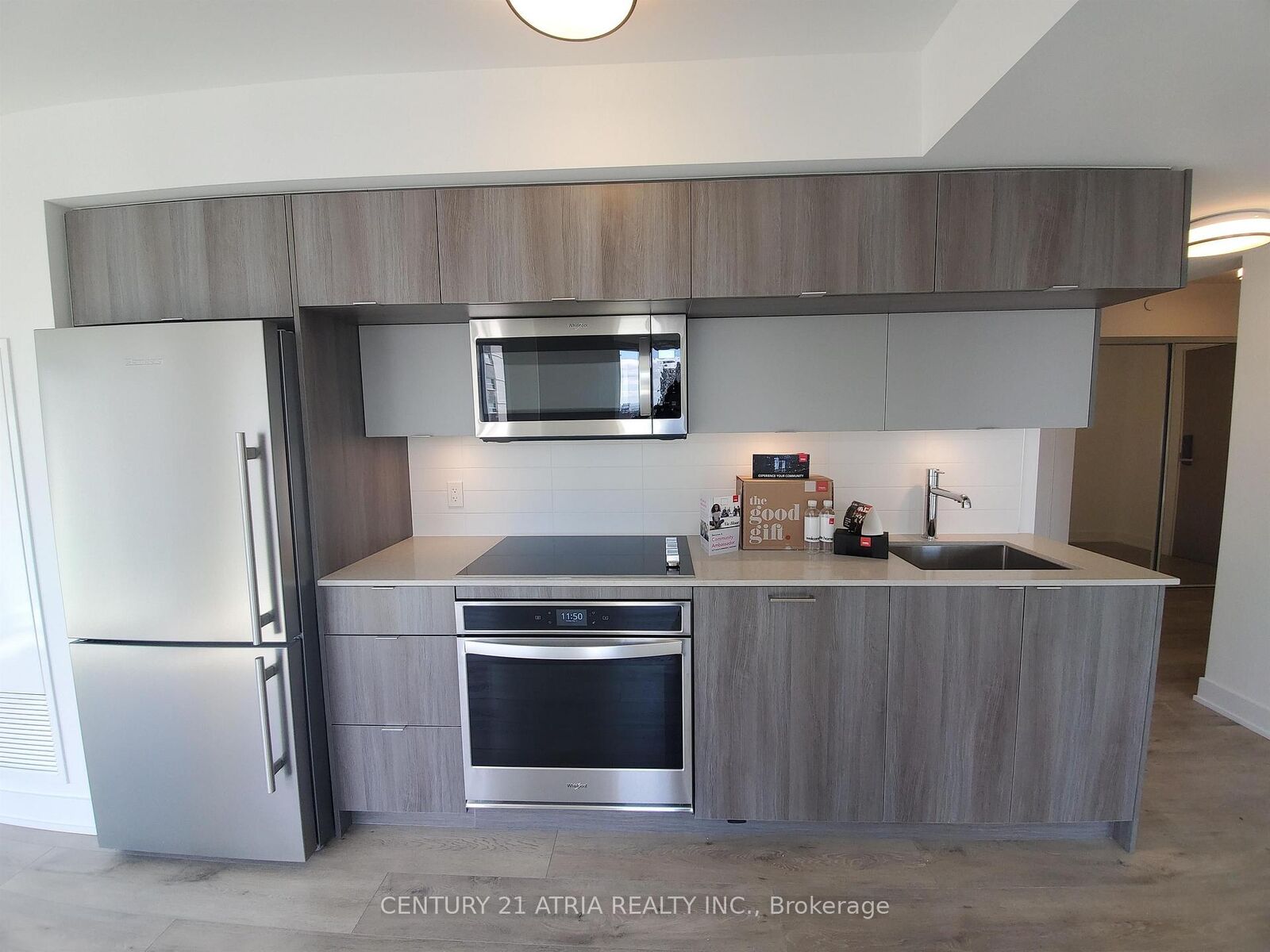 Property Photo:  575 Bloor Street E 1808  ON M4W 0B2 