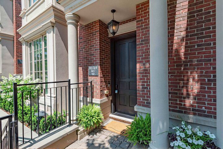 Property Photo: 288 St Clair Avenue W Th1 ON M4V 1S3