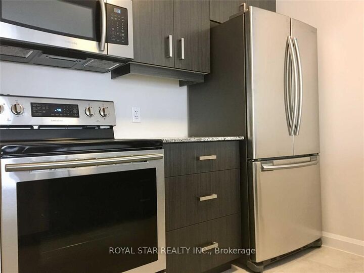 Property Photo:  1169 Garner Road E 4  ON L9G 2J9 