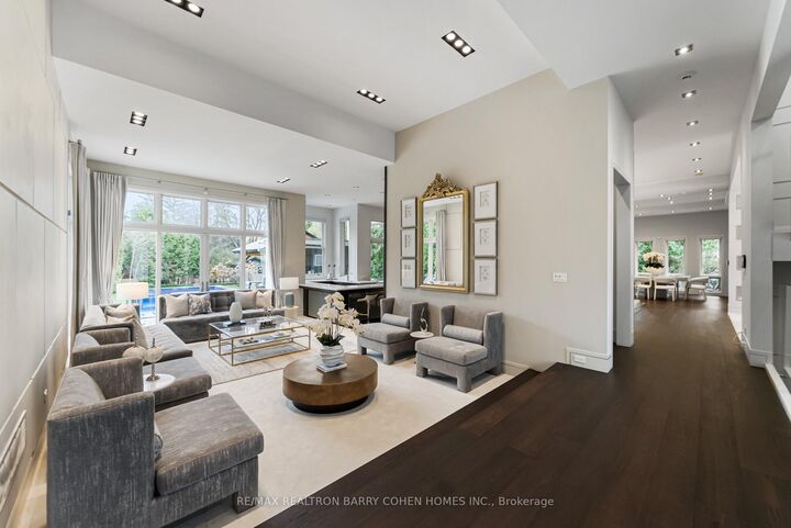 Property Photo: 19 Maryvale Crescent ON L4C 6P6