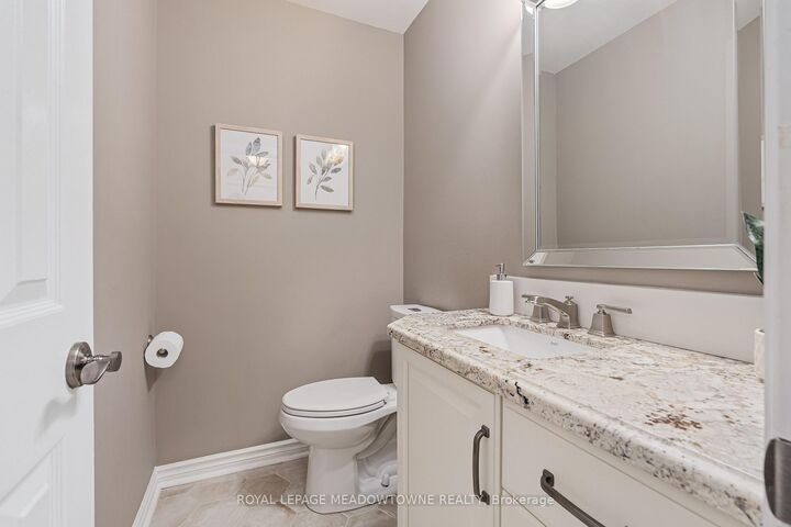 Property Photo:  33 Heslop Court  ON L7G 4Z8 