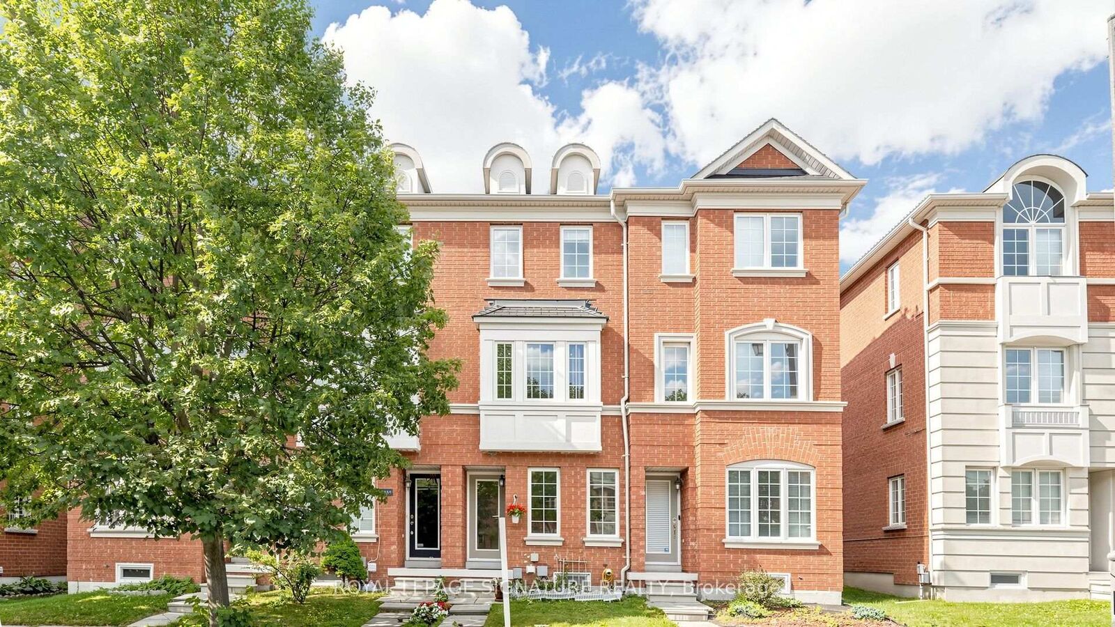 Property Photo: 2433 Bur Oak Avenue ON L6B 1G3