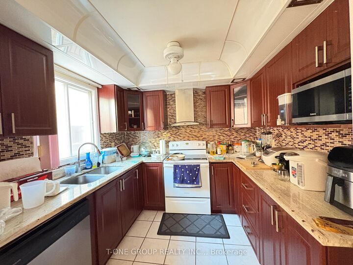 Property Photo:  59 Chloe Crescent 1st &Amp2nd Fl(No Master Br  ON L3S 2H8 
