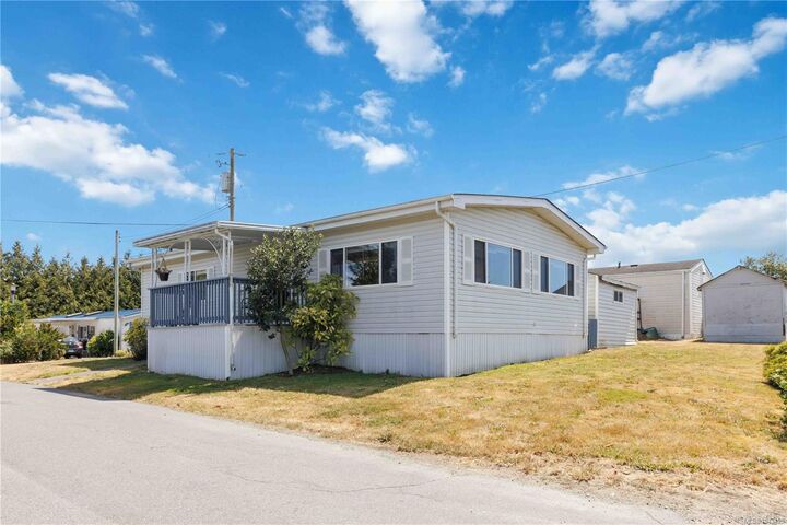 Property Photo:  1581 Middle Rd #22  BC V9A 7A6 