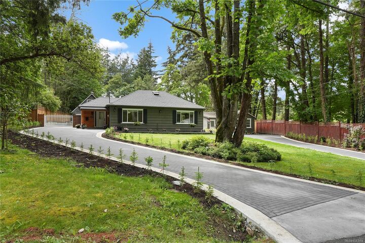 Property Photo: 5470 Alderley Rd BC V8Y 1X8