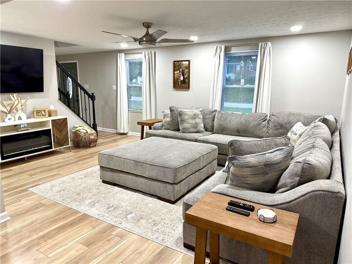 Property Photo: 1913 Riggs Rd PA 15129