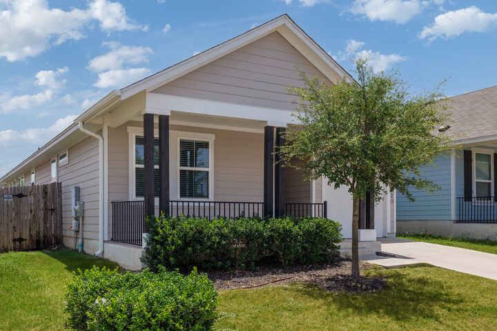 Property Photo: 320 E Broade Street TX 78641