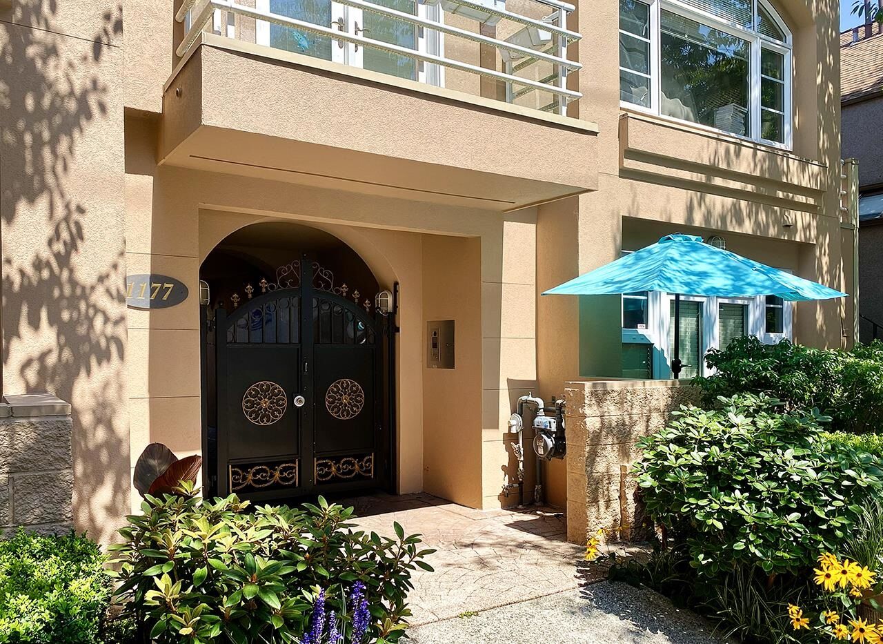 Property Photo:  1177 W 8th Avenue 1  BC V6H 1C5 