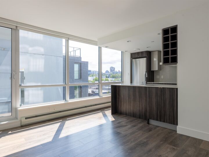 1788 Columbia Street 706 — photo 1