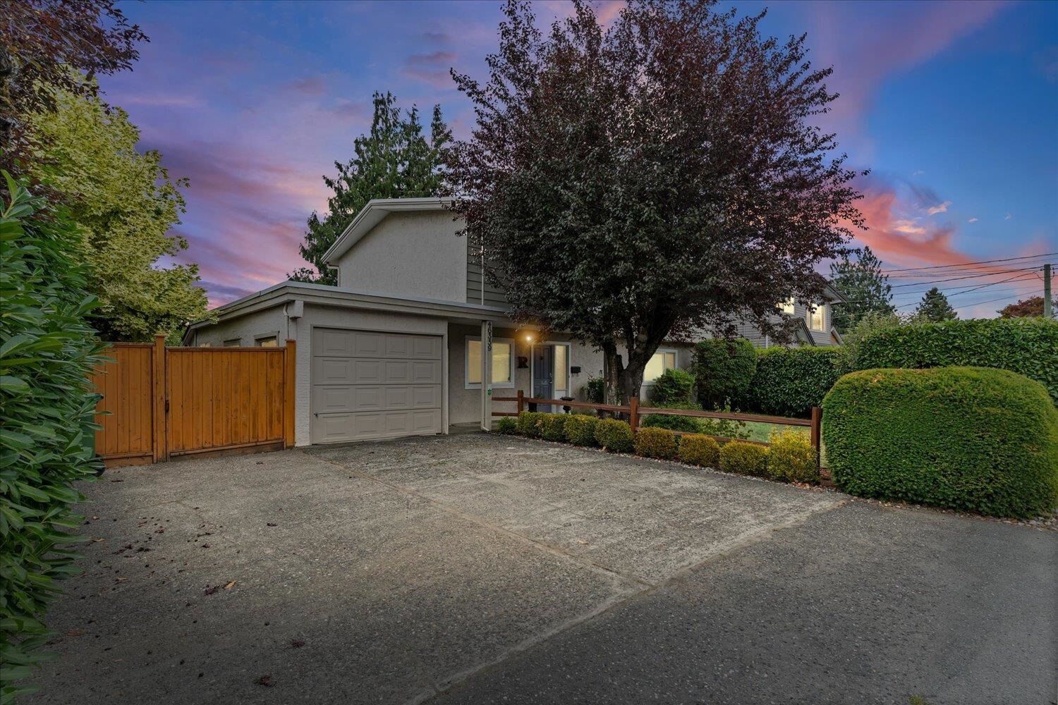 Property Photo:  46359 Chilliwack Central Road  BC V2P 1J7 