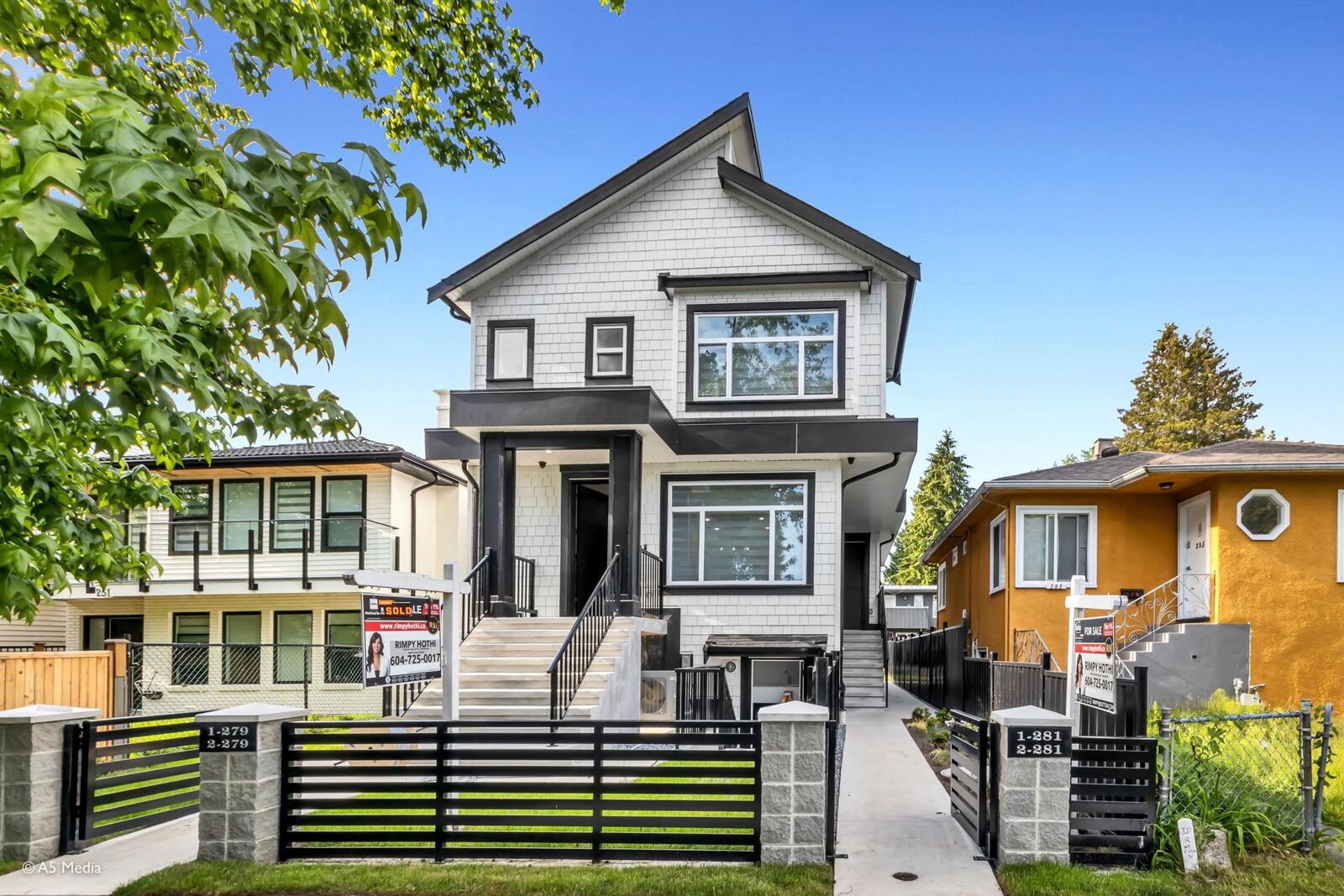 Property Photo: 281 E 48th Avenue 1 BC V5W 2C9
