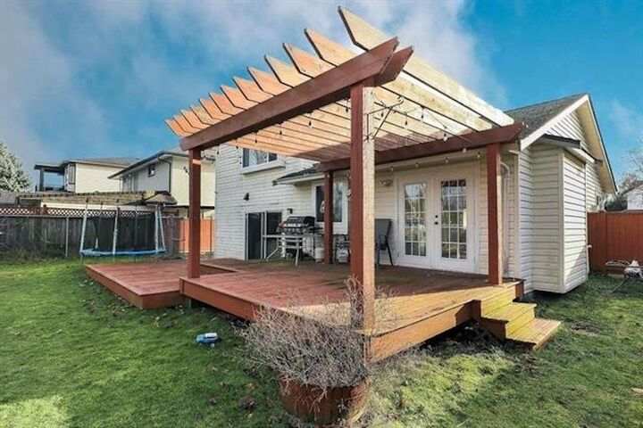 Property Photo:  32275 Clinton Avenue  BC V2T 5B3 