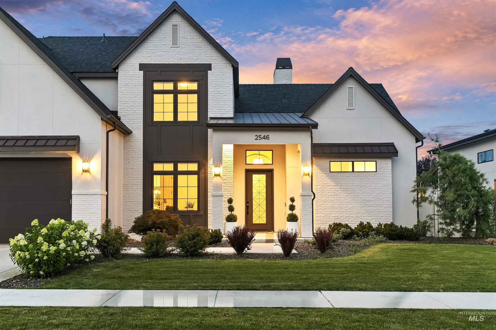 Property Photo: 2546 N Heirloom Ave ID 83616