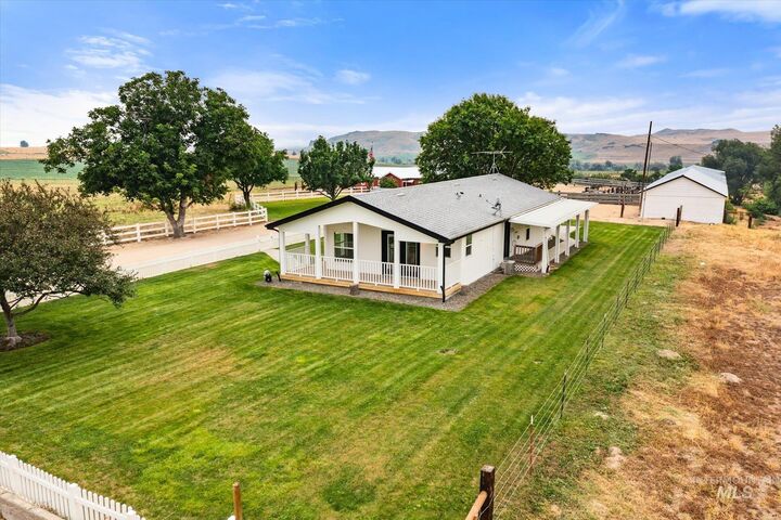 Property Photo:  2283 Canyon Rd S  ID 83641 
