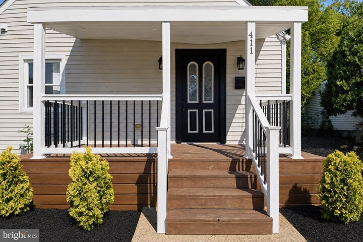 Property Photo:  411 Center Avenue  NJ 08078 